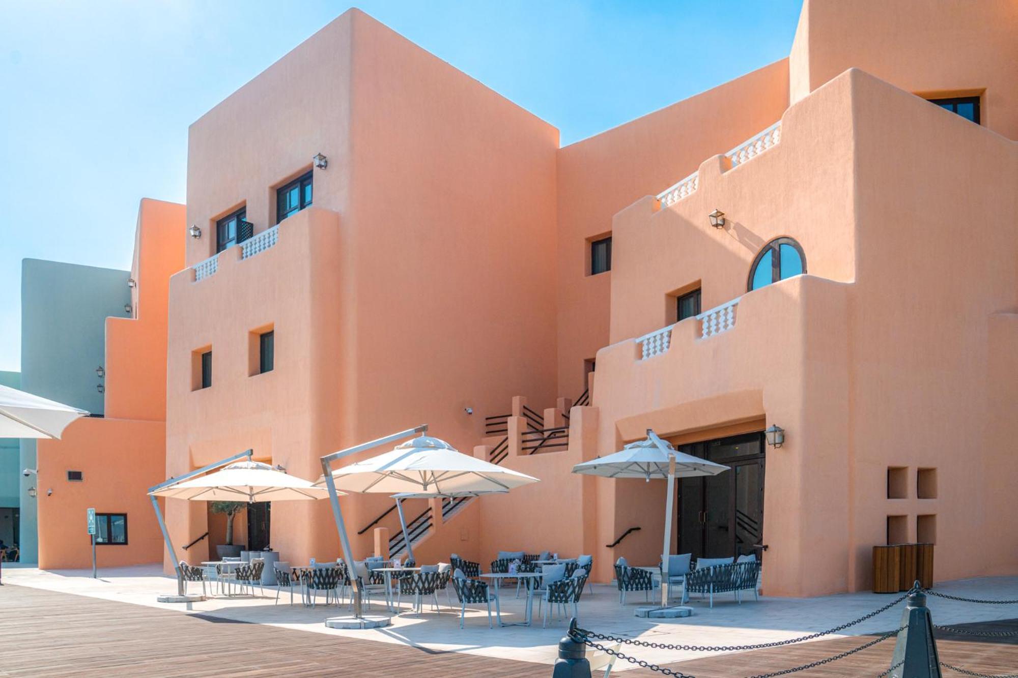 Mina Hotel And Residences By The Torch Ντόχα Εξωτερικό φωτογραφία The hotel's main building