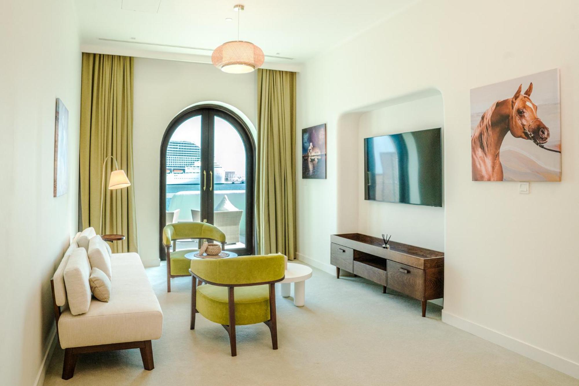 Mina Hotel And Residences By The Torch Ντόχα Εξωτερικό φωτογραφία A living room at the hotel